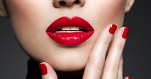 Læber med rød læbestift